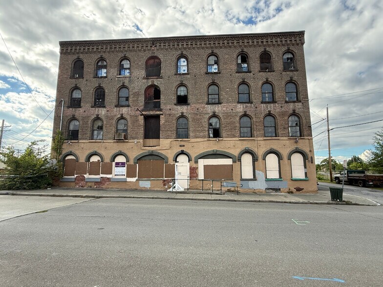 More Photos Of 285 Second St, Troy Warehouse For Sale