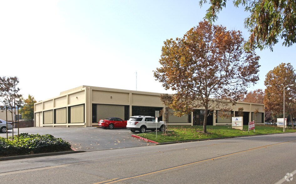 Primary Photo Of 1004-1010 Stewart Dr, Sunnyvale Light Distribution For Lease