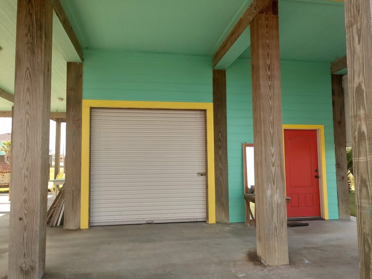 More Photos Of 2570 Hwy 87, Crystal Beach Freestanding For Sale