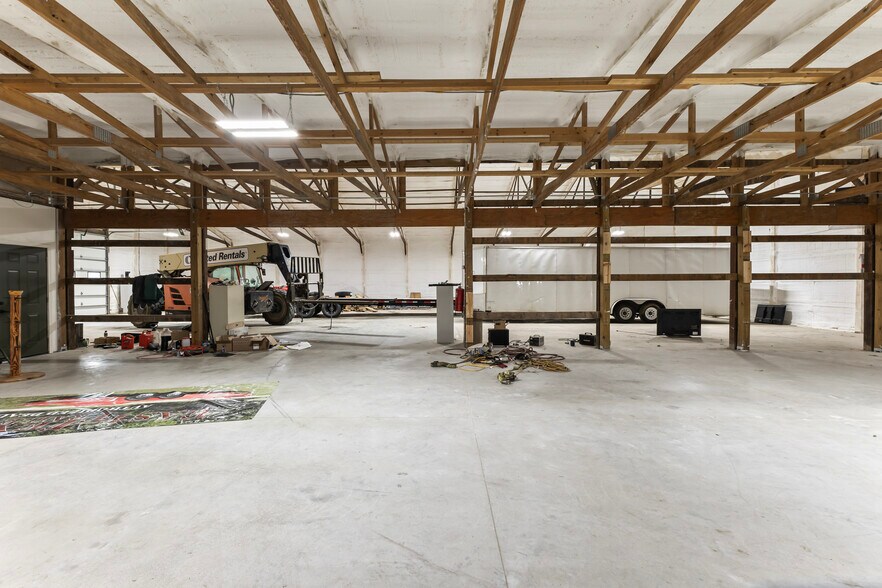 More Photos Of 2606 E Rock Haven Rd, Harrisonville Light Manufacturing For Lease