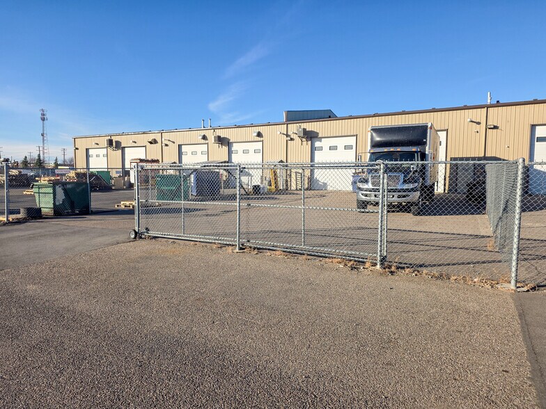 More Photos Of 4002 9 Av N, Lethbridge Warehouse For Sale