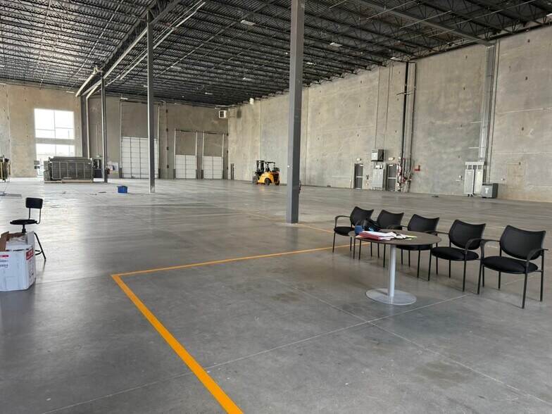 More Photos Of 3437 W Water St, Riverton Industrial For Lease