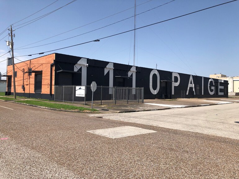 More Photos Of 1110 Paige St, Houston Warehouse For Lease