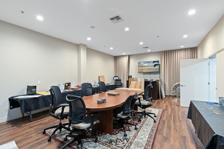 More Photos Of 1356 Bennett Dr, Longwood Distribution For Sale