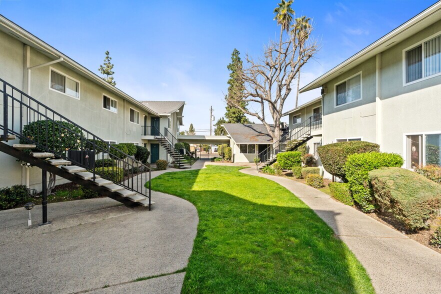 More Photos Of 3830-3850 E Ashlan Ave, Fresno Apartments For Sale