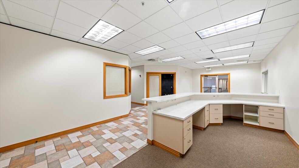 More Photos Of 8836 W Gage Blvd, Kennewick Office For Sale