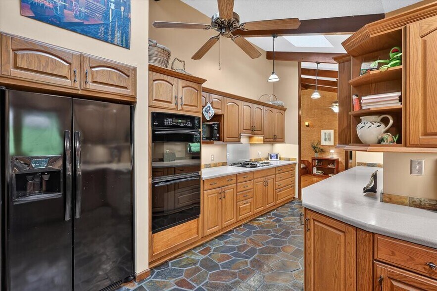 More Photos Of 19080 N Fork River Rd, Abingdon Specialty For Sale