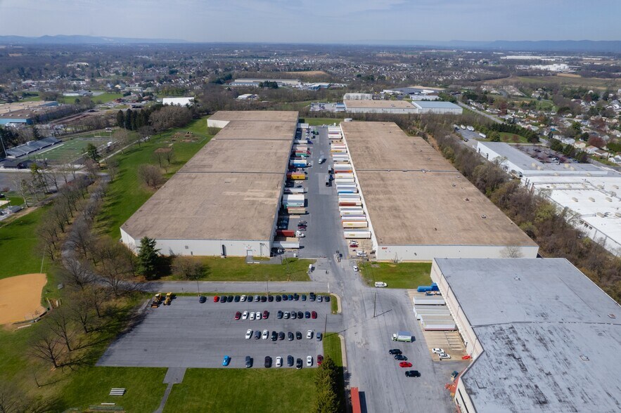 More Photos Of 336-340 Heinz St, Mechanicsburg Warehouse For Lease