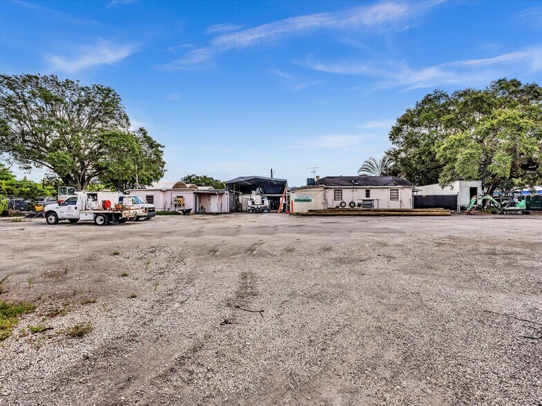 More Photos Of 4901 SW 51st St, Davie Warehouse For Sale