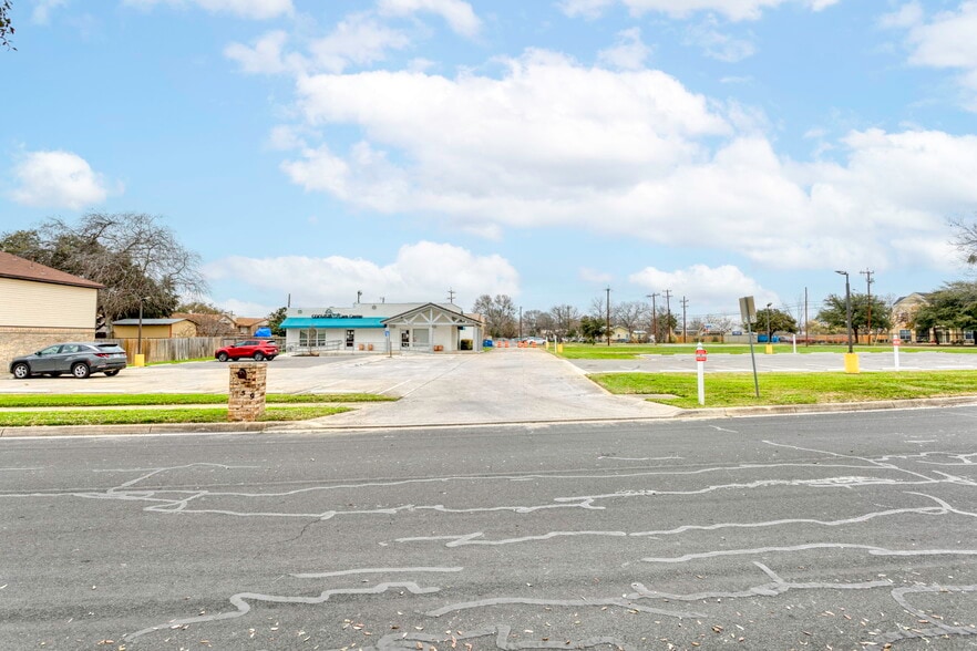 More Photos Of 4359 Greco Dr, San Antonio Medical For Lease