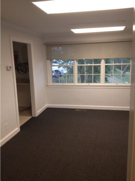 More Photos Of 27 Pine St, New Canaan Office For Sale