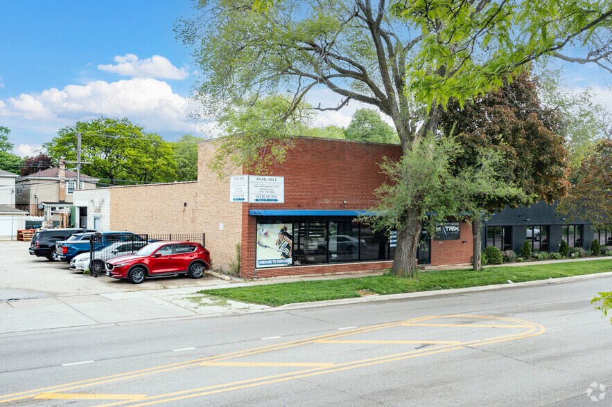 More Photos Of 2409 Main St, Evanston Warehouse For Lease
