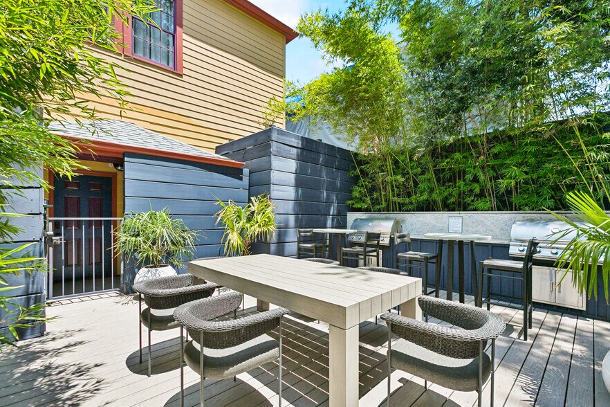 More Photos Of 1726-1730 Clio St, New Orleans Hospitality For Sale