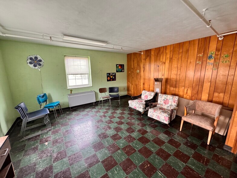 More Photos Of 618 Roswell NW Rd, Carrollton Healthcare For Sale
