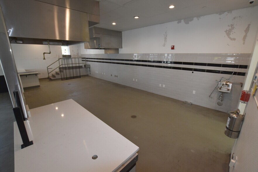 More Photos Of 401 E Martin Luther King Blvd, Chattanooga Restaurant For Lease