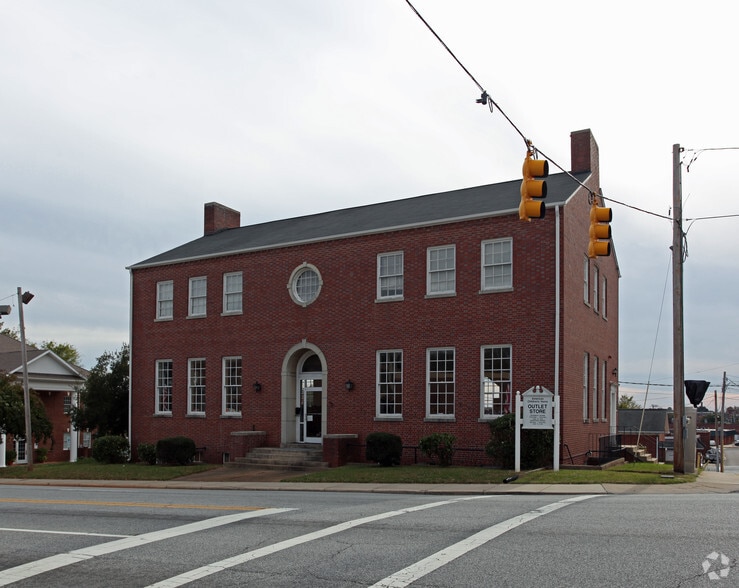 More Photos Of 1 S Salisbury St, Lexington Office For Lease