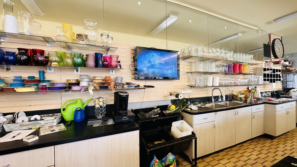 More Photos Of 4050 Alder Ave, Fremont Freestanding For Sale