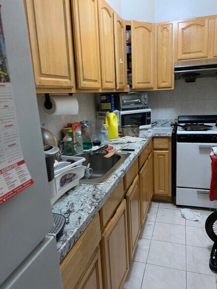 More Photos Of 3819 99th St, Corona Multifamily For Sale