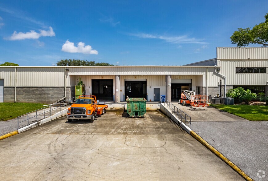 More Photos Of 4514 19th Street Ct E, Bradenton Manufacturing For Lease