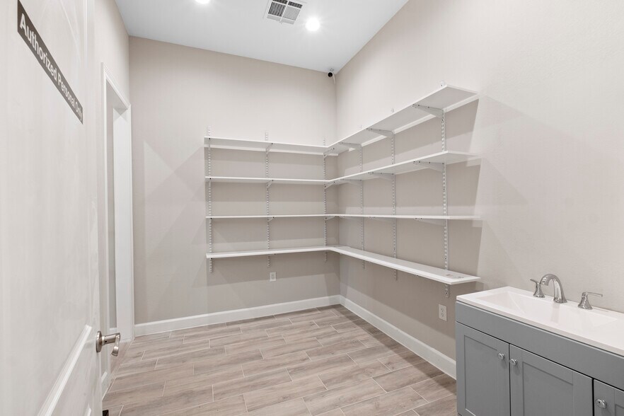 More Photos Of 4220 Cartwright Rd, Missouri City Medical For Sale