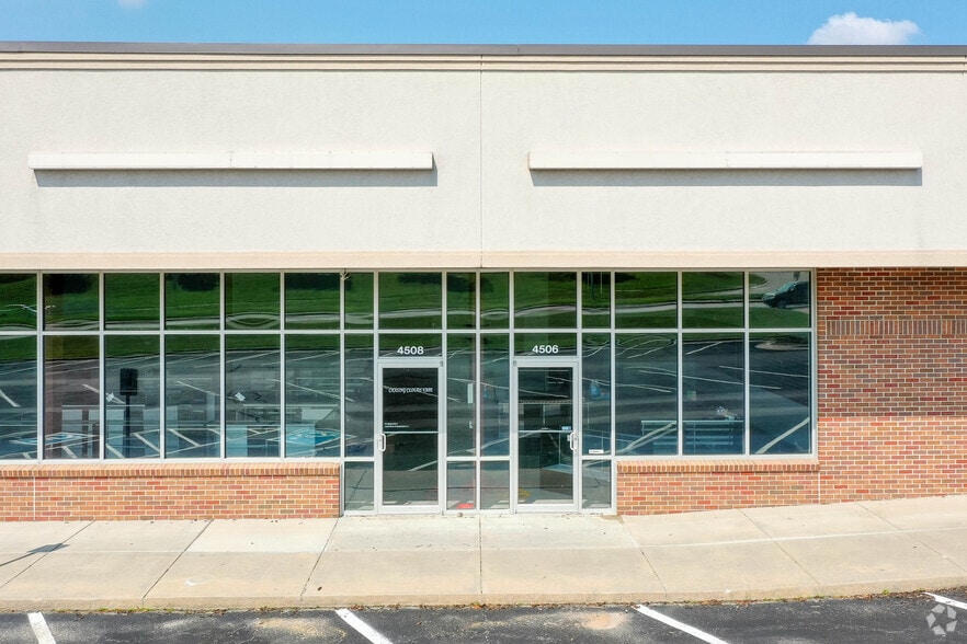 More Photos Of 4502-4522 S 132nd St, Omaha Storefront Retail Office For Lease