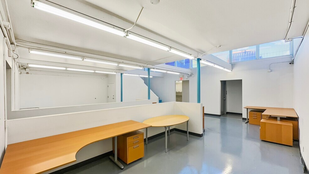 More Photos Of 2121 E Tropicana Ave, Las Vegas Office For Sale