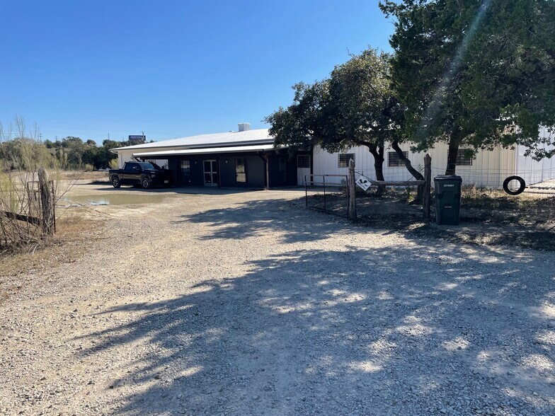 More Photos Of 4923 Cypress Ranch Blvd, Spicewood Warehouse For Lease