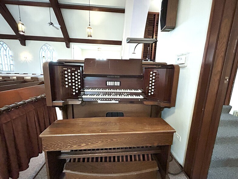 More Photos Of 1900 Oak Park Ave, Berwyn Religious Facility For Sale