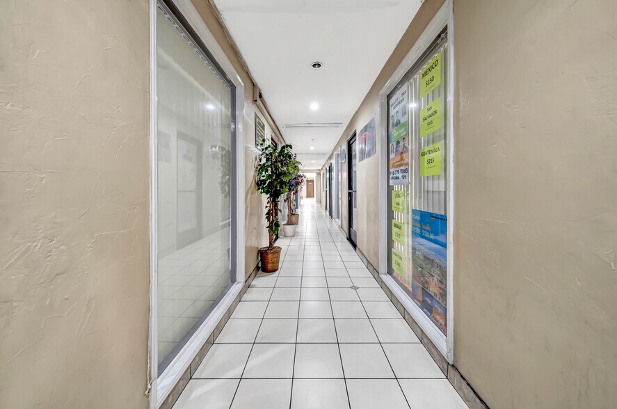 More Photos Of 6358-6360 Van Nuys Blvd, Van Nuys Storefront Retail Office For Lease