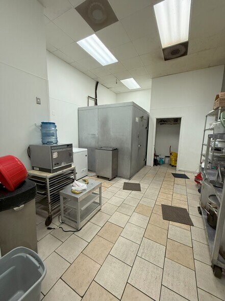 More Photos Of 6720 Chimney Rock Rd, Houston Restaurant For Lease