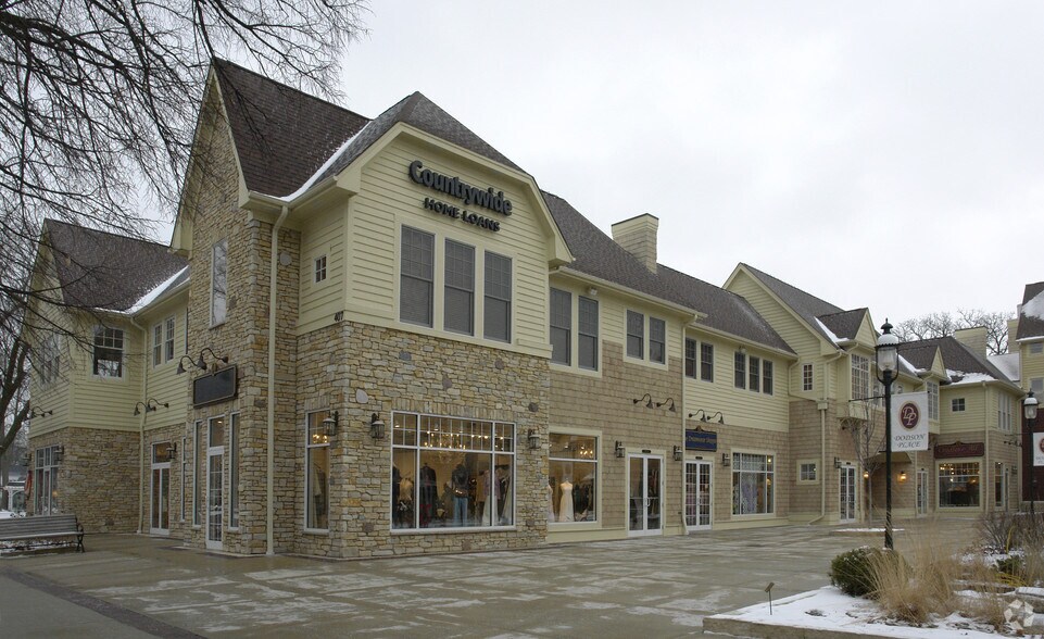 More Photos Of 407 S 3rd St, Geneva General Retail For Lease