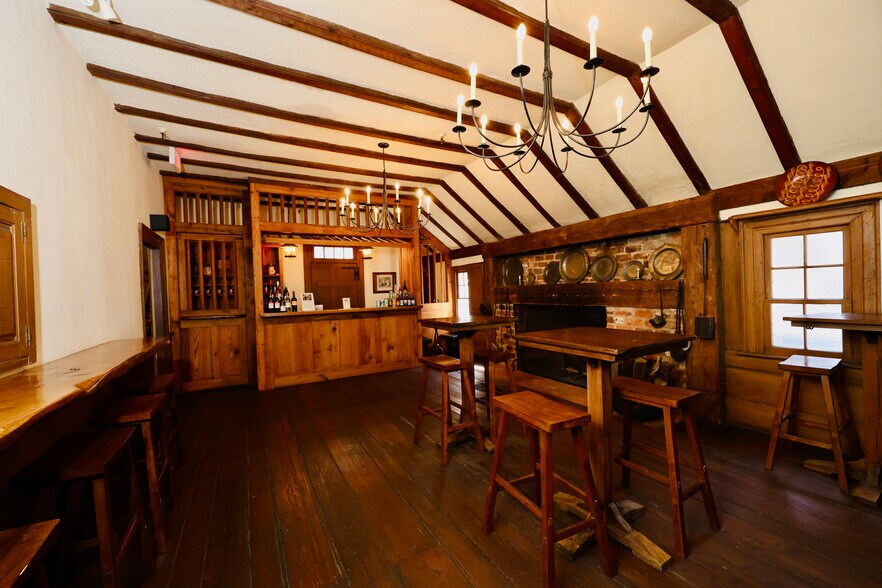 More Photos Of 683 Thomas Jefferson Pky, Charlottesville General Retail For Sale