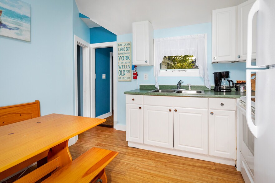 More Photos Of 2 River Rd, Cape Neddick Hospitality For Sale