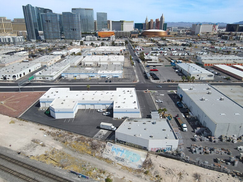 More Photos Of 4699 S Valley View Blvd, Las Vegas Light Manufacturing For Lease