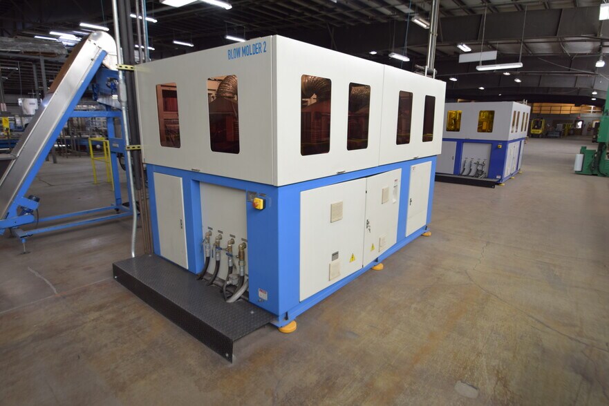 More Photos Of 812 C St, Culver Distribution For Sale