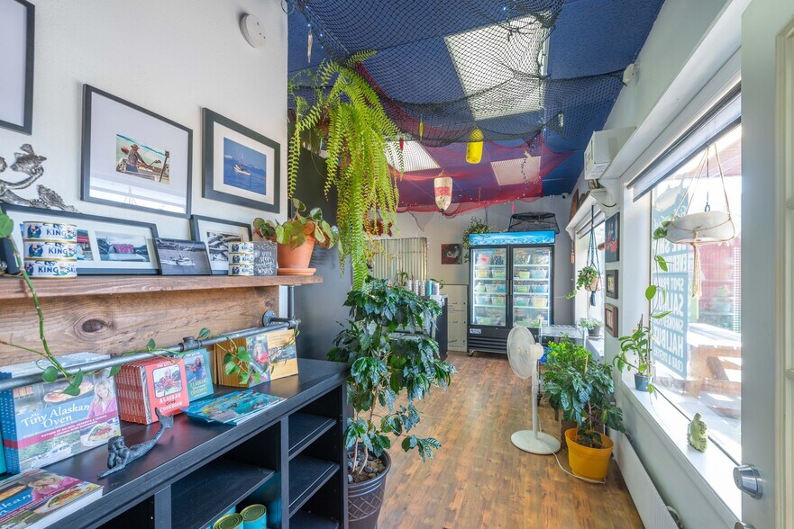 More Photos Of 7196/7198/7204 North Tongass Hwy, Ketchikan General Retail For Sale