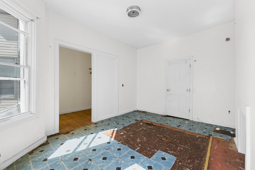 More Photos Of 108 Veronica Pl, Brooklyn Land For Sale