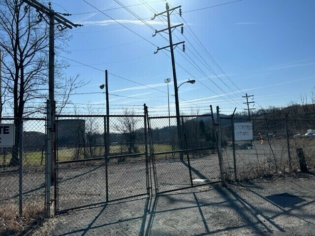 More Photos Of 296 Poplar Neck Rd, Birdsboro Industrial For Sale