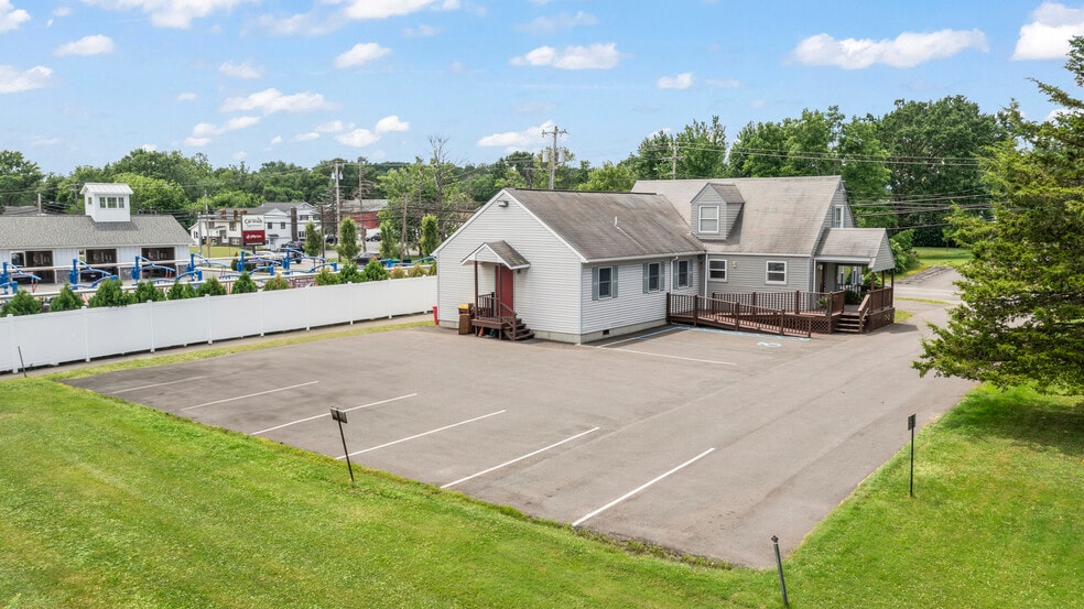 More Photos Of 322 Fairview Ave, Hudson Medical For Sale