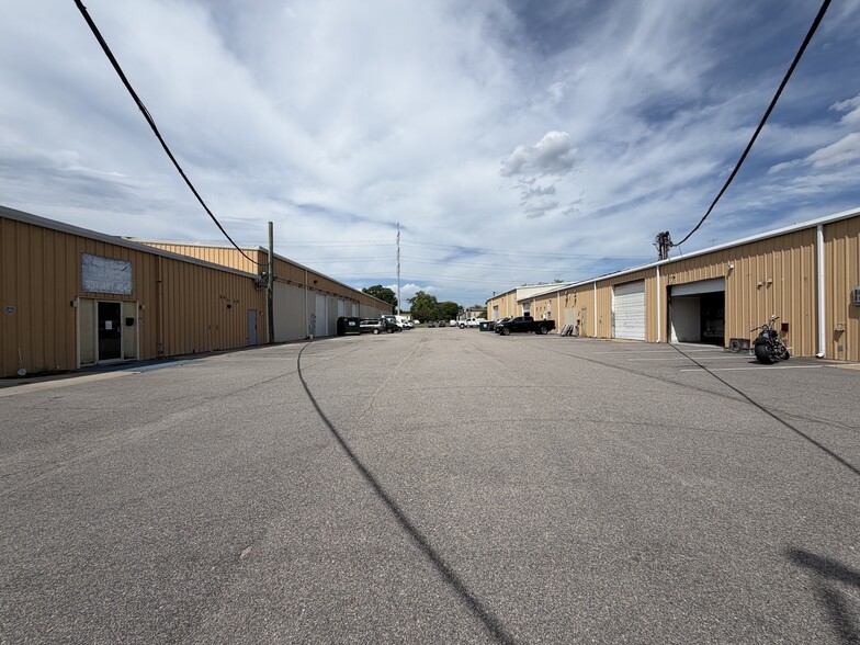 Primary Photo Of 5768 Arrowhead Dr, Virginia Beach Warehouse For Lease