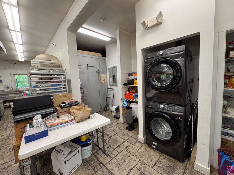 More Photos Of 1320 E Main St, Meriden Restaurant For Sale