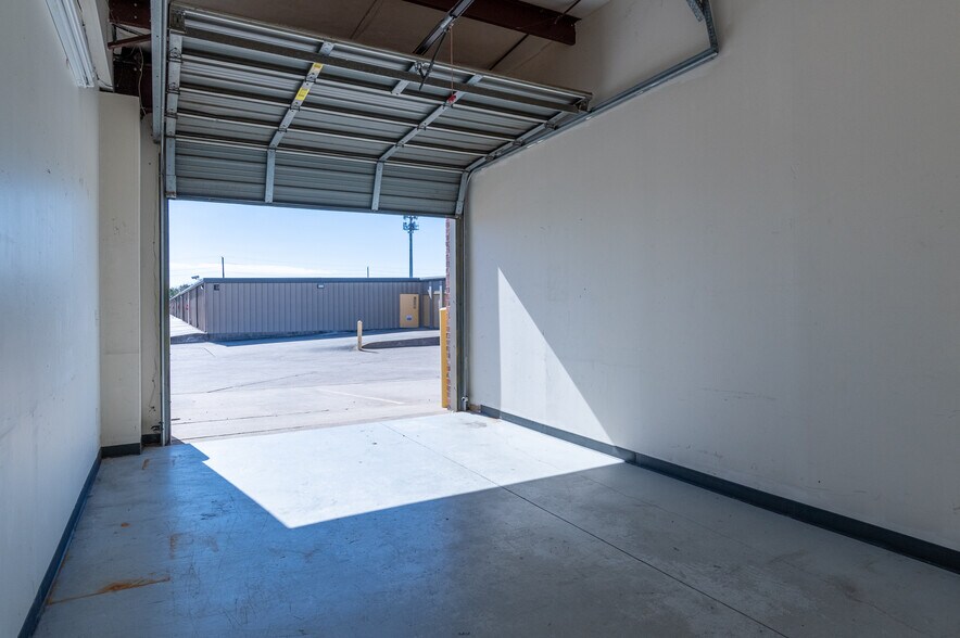 More Photos Of 12455 Westpark Dr, Houston Self Storage For Lease
