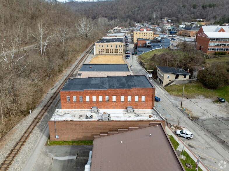 More Photos Of 421 Main St, Madison General Retail For Sale