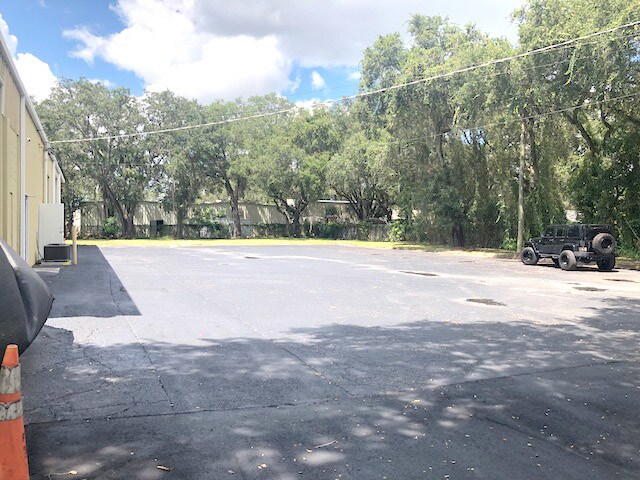 More Photos Of 2110 71st St, Tampa Warehouse For Lease