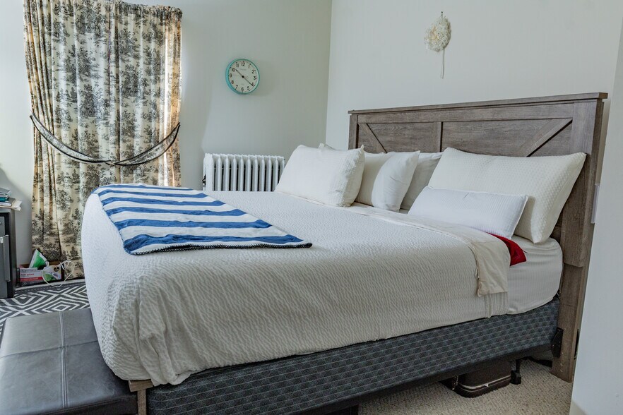 More Photos Of 1530 Congress St, Portland Multifamily For Sale