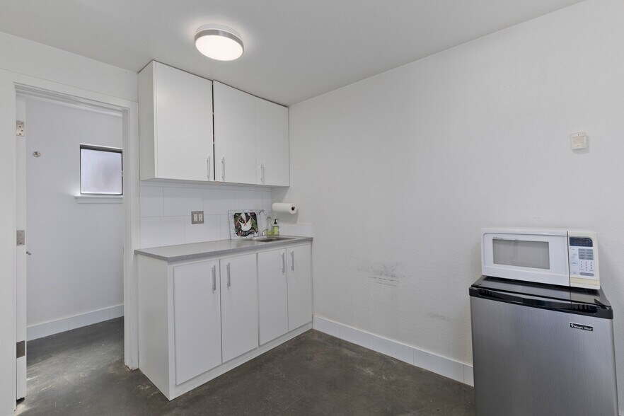 More Photos Of 38 Laurel Mountain Rd, Mammoth Lakes Storefront Retail Office For Sale