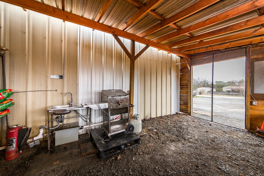 More Photos Of 3953 Highway 95, Cleveland Convenience Store For Sale