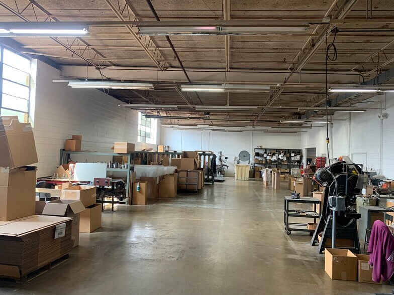 More Photos Of 1031 S Noel Ave, Wheeling Manufacturing For Sale