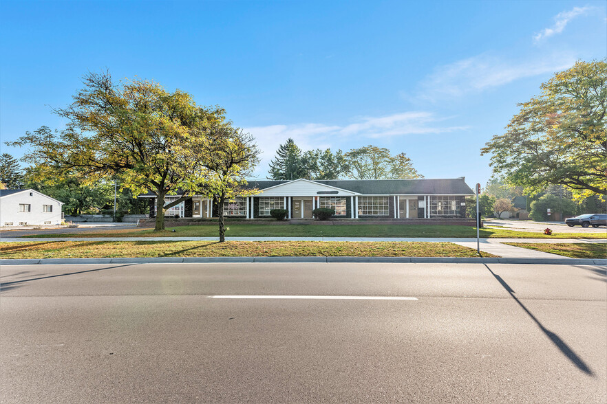 Primary Photo Of 29906-29940 Orchard Lake Rd, Farmington Hills Office For Lease