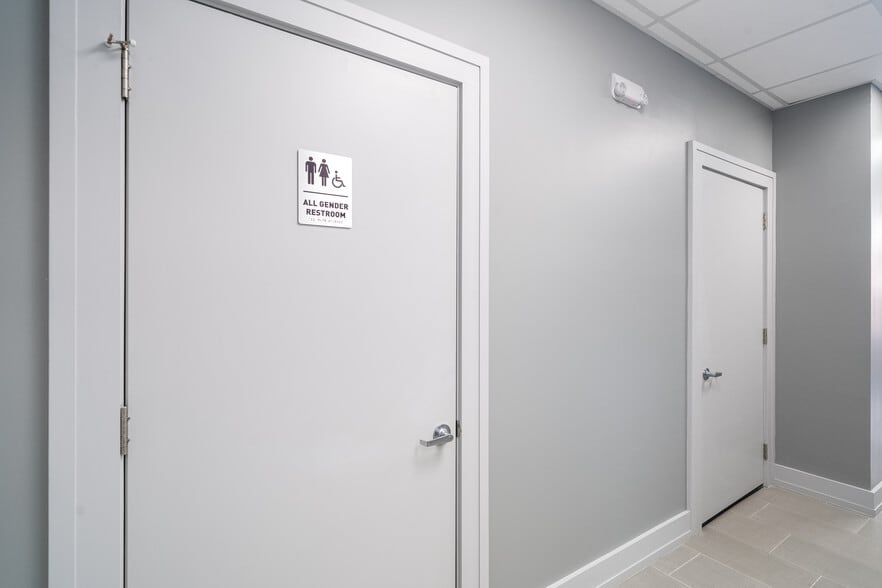 More Photos Of 845 Newark Ave, Jersey City Medical For Lease